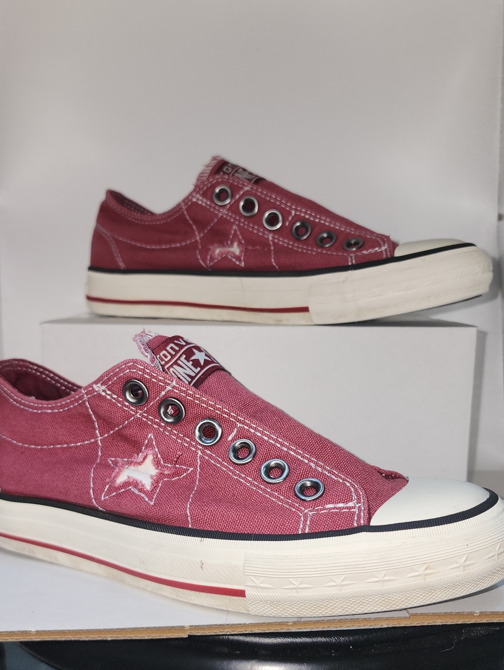 Converse Size 7 One Star Low-Top Slip-On Canvas Sneakers - Red - Picture 2 of 11